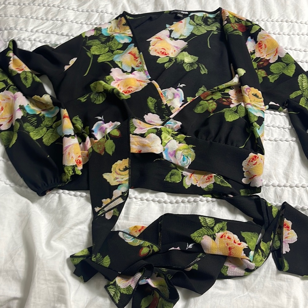 Fashion nova wrap shirt